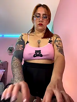 Luna Paris  online show from September 2025 02:08:01 PM