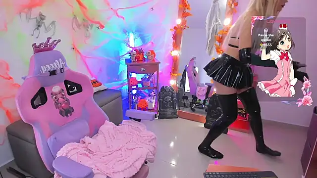 Snapshot of alessandrathedoll chatting on October 2025 07:02:01 PM alessandrathedoll online show from October 2025 07:02:01 PM