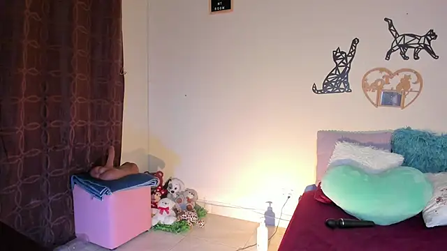 annyluna1 online show from October 2025 01:28:01 AM