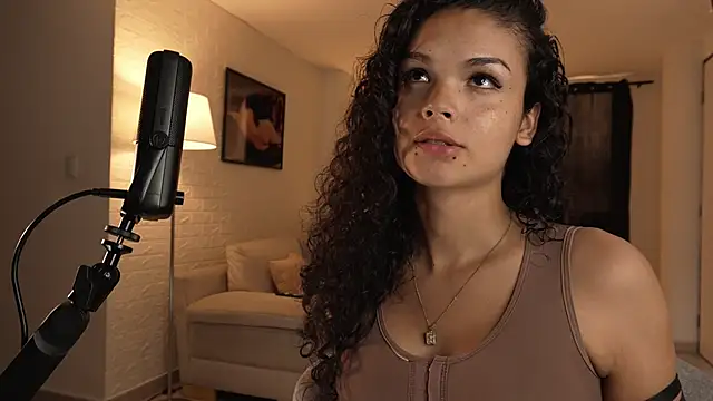 GiaFaaris online show from October 2025 03:08:01 PM