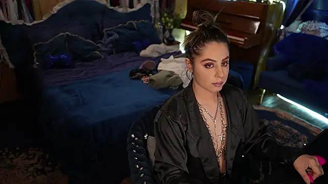 VanessaDoyle online show from October 2025 03:46:02 PM