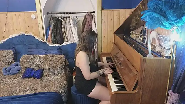 VanessaDoyle online show from December 2025 04:24:02 PM