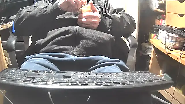 nonnomaturobisex online show from March 2025 04:00:02 PM