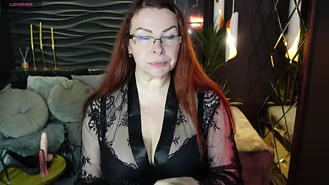 Snapshot of MrsIngrid chatting on October 2025 07:49:01 AM MrsIngrid online show from October 2025 07:49:01 AM