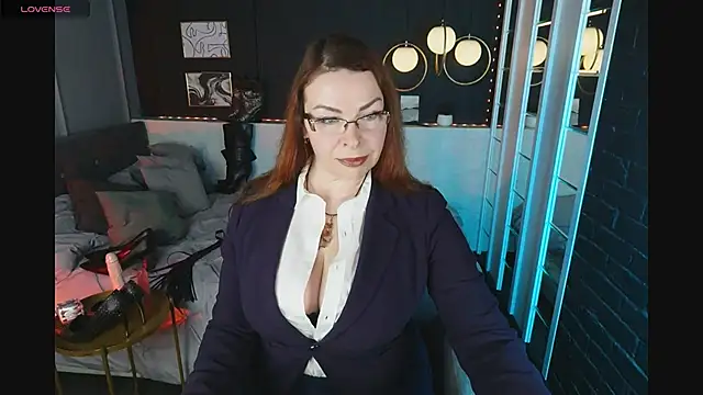 Snapshot of MrsIngrid chatting on November 2025 02:42:02 PM MrsIngrid online show from November 2025 02:42:02 PM