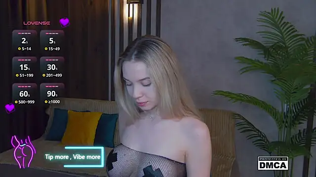 Holl1Would online show from February 2025 06:43:01 AM