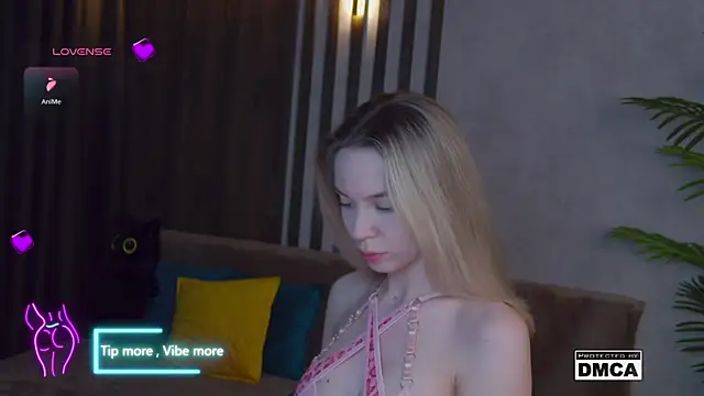 Holl1Would online show from February 2025 03:26:01 AM