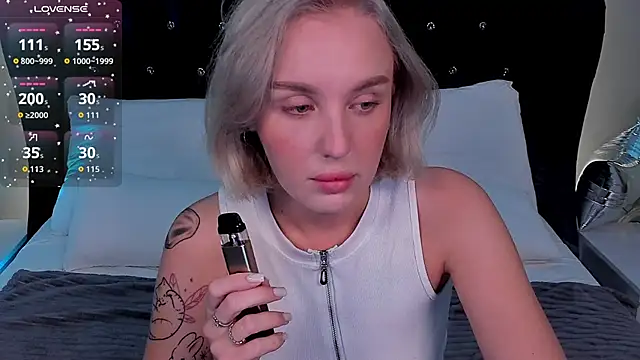 LianaFord online show from September 2025 12:33:02 AM