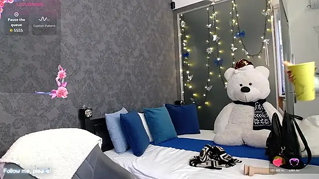 KateJonson online show from December 2025 07:38:01 AM