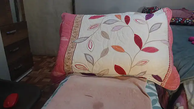 gatitas traviesas online show from October 2025 02:15:02 PM