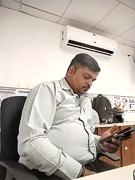 Desi Londa 143 online show from September 2025 05:00:02 AM