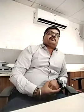 Desi Londa 143 online show from March 2026 09:35:01 AM