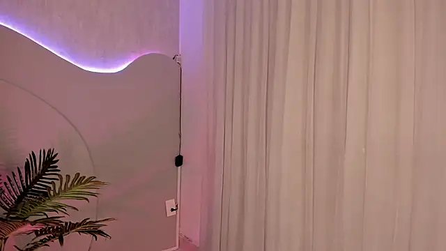 Emma Morgann online show from March 2026 01:25:01 PM