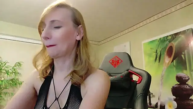 HotLana69 online show from February 2025 06:24:01 PM