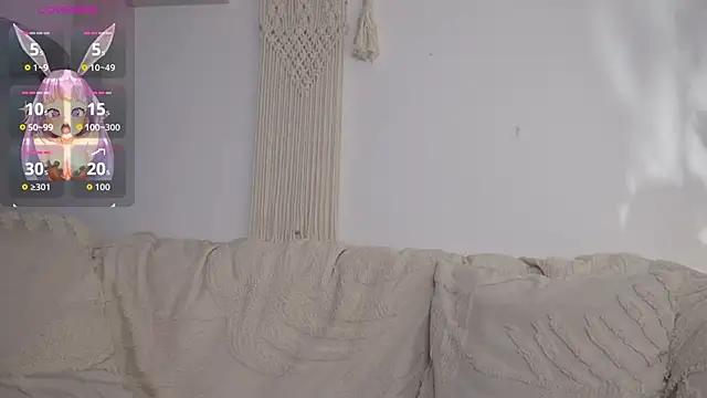 bunnycuteshy online show from January 2026 01:02:01 PM