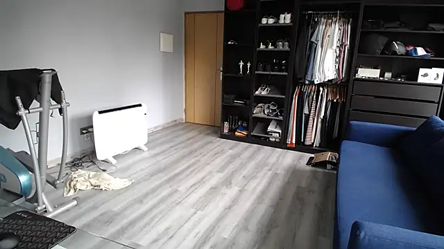 samricci21 online show from November 2025 01:43:01 PM