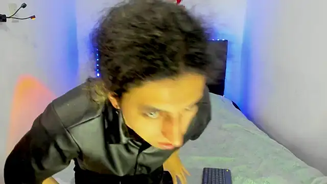 shelby  hotshoww online show from December 2024 11:39:02 AM