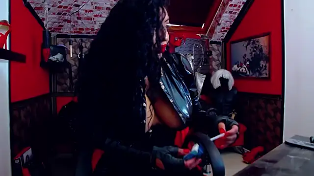 Snapshot of DommeBellatrix chatting on September 2025 08:19:01 AM DommeBellatrix online show from September 2025 08:19:01 AM