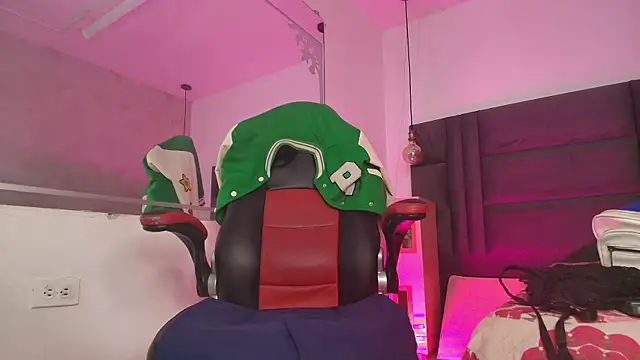 arletmss online show from March 2025 12:01:01 PM