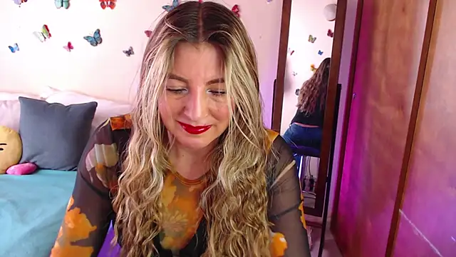 Jolie-Mature online show from January 2025 08:35:01 PM