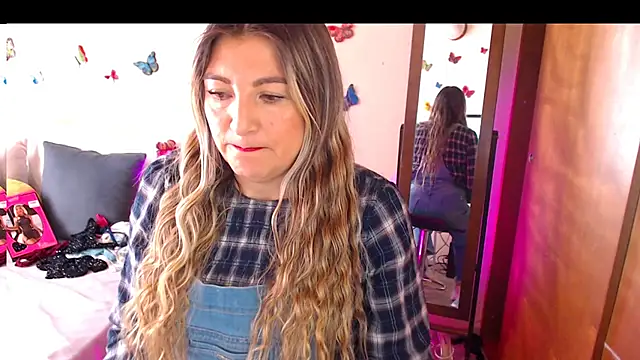 Jolie-Mature online show from September 2025 08:21:02 PM