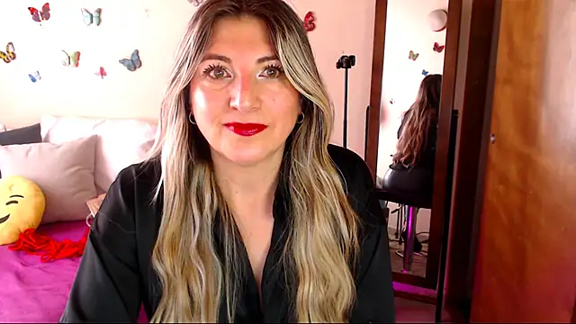 Jolie-Mature online show from March 2026 08:38:01 PM