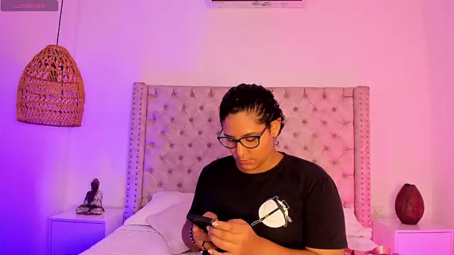 DanielleEvans  online show from March 2025 11:01:02 AM