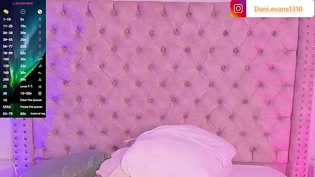 DanielleEvans  online show from March 2025 05:34:02 PM