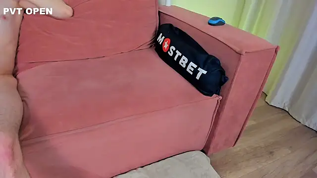 Snapshot of hlopushkahouse chatting on December 2024 07:49:02 PM hlopushkahouse online show from December 2024 07:49:02 PM