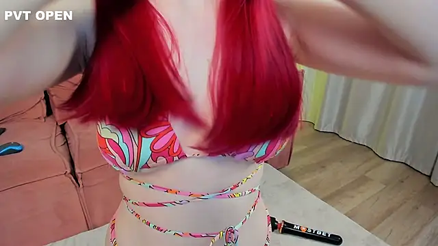 Snapshot of hlopushkahouse chatting on December 2024 04:27:02 PM hlopushkahouse online show from December 2024 04:27:02 PM