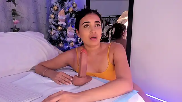 aisha es online show from December 2024 05:30:02 PM