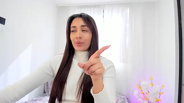 aisha es online show from September 2025 08:03:01 PM