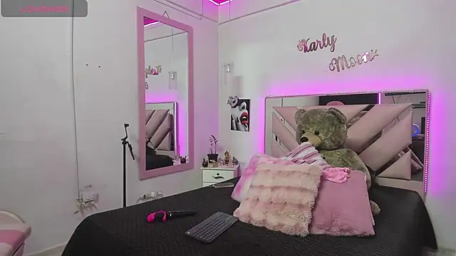 Karly moon online show from September 2025 12:21:02 AM