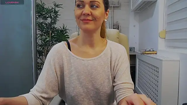 EllaMilf  online show from January 2025 08:42:01 AM