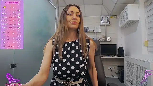 EllaMilf  online show from March 2025 06:37:02 PM