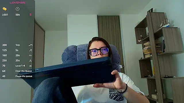 Arya starrk online show from October 2025 01:44:02 PM