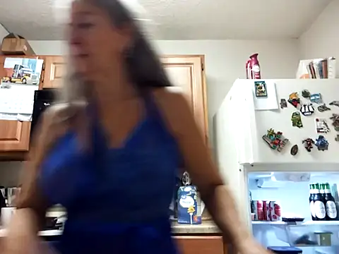 EvaRobinson online show from January 2025 04:31:02 PM