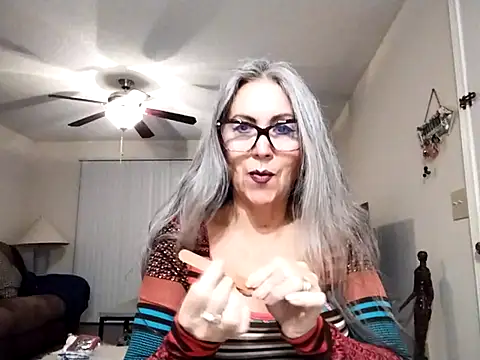 EvaRobinson online show from January 2025 10:30:02 PM