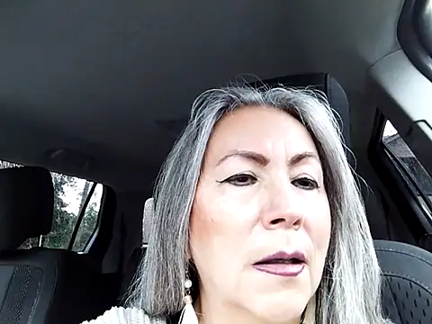 EvaRobinson online show from February 2025 02:48:01 PM