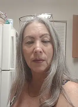 EvaRobinson online show from September 2025 01:15:02 PM