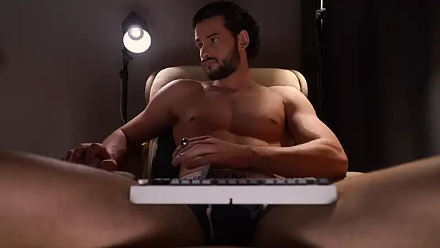 Keen   Luckystrike online show from February 2026 08:38:01 PM