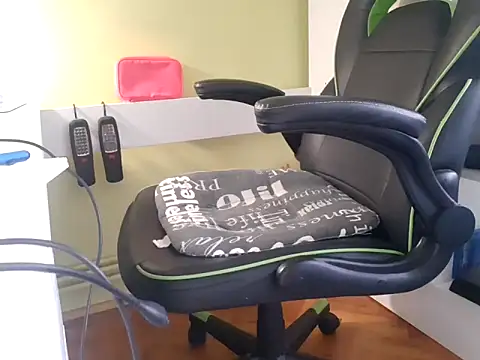 feathersify online show from September 2025 05:44:01 AM