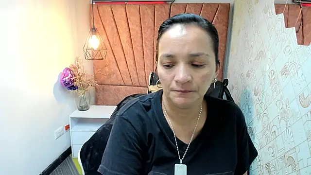 MarilynMiilf  online show from December 2025 07:33:02 PM