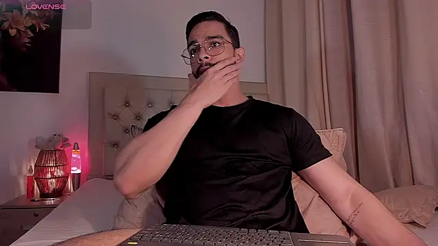 Josseph1  online show from October 2025 11:49:02 PM