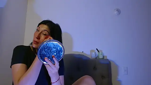 Red-moon1 online show from February 2025 01:09:02 PM