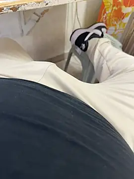 Snapshot of buri232 chatting on February 2025 07:04:02 PM buri232 online show from February 2025 07:04:02 PM