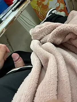 Snapshot of buri232 chatting on March 2025 07:51:02 AM buri232 online show from March 2025 07:51:02 AM