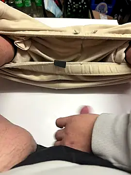 Snapshot of buri232 chatting on November 2025 01:25:02 PM buri232 online show from November 2025 01:25:02 PM