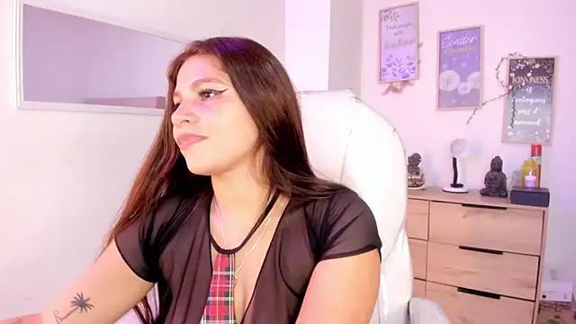 bluee hazell online show from February 2025 05:51:02 PM