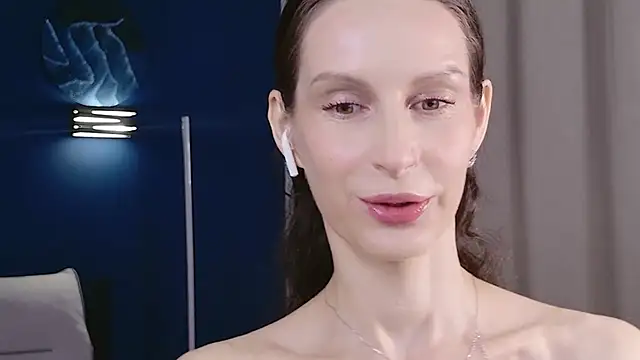 Mila Anders online show from April 2026 04:54:01 AM